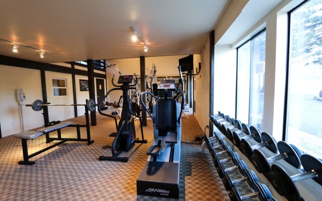 Summit 41 Spacious and Stones Throw to Eagle Lodge by RedAwning