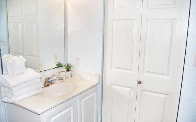 Grand Atlantic Resort 601 - Efficiency Studio Bedroom Condo by RedAwning
