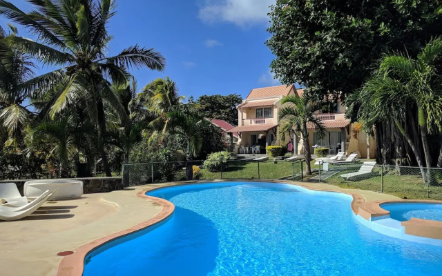 Beachfront Bungalow With Pool - by Feelluxuryholidays