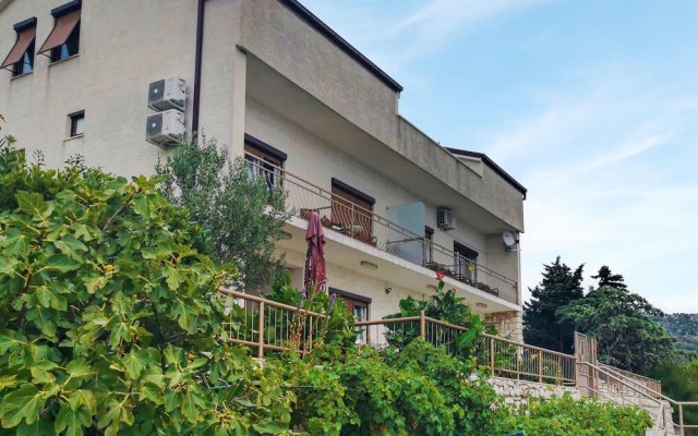 Amazing Apartment in Novi Vinodolski With 2 Bedrooms and Wifi