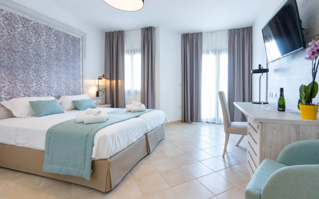 Отель Red Sun Village