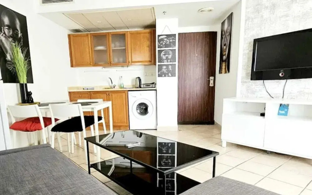 SHaYaSH apartments Leonardo Bat-Yam