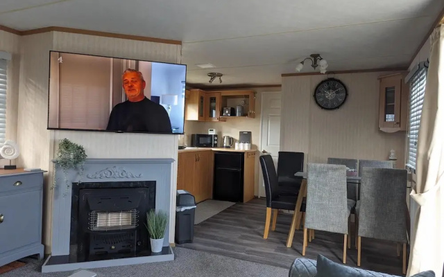 Beach House - Dog Friendly, Anderby Creek