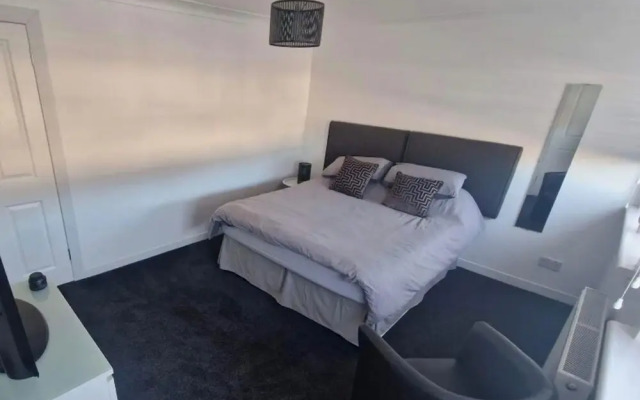 Cozy Shotts House With 2 Bedrooms