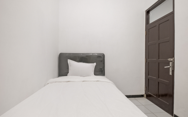 OYO 3467 White Residence