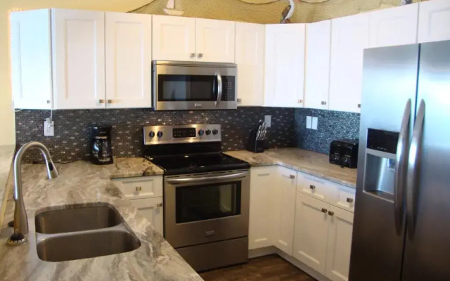 Put-in-Bay Waterfront Condo #204