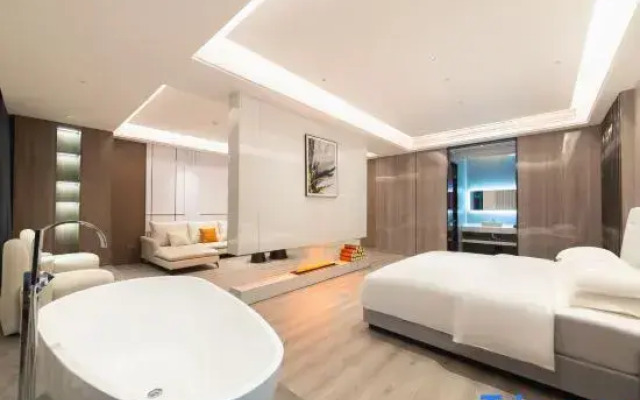 Xingwei Hotel (Leshan Jiaxing Road Food Street)