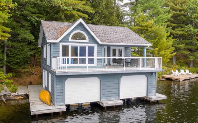 Wildflower Cottage A Fantastic boat access family cottage with a spectacular 500' of waterfront!