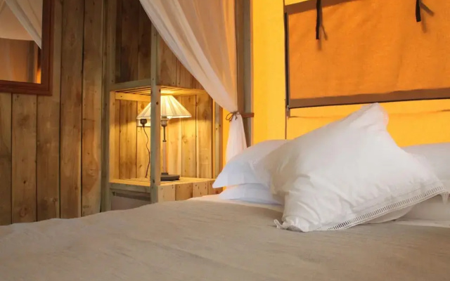 Comfortably Furnished Tent Lodge with Stove near Veluwe