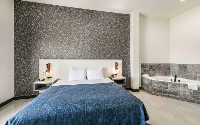 Hy-Lo Hotel
