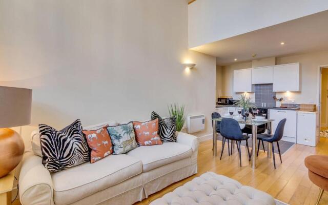 King St 1 bed apartment