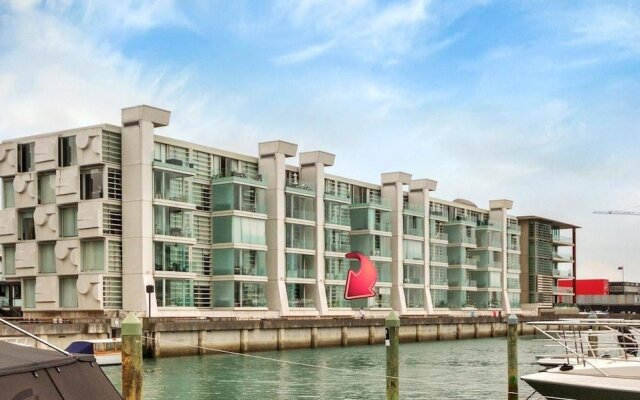 QV Area Waterfront Apartment - 503