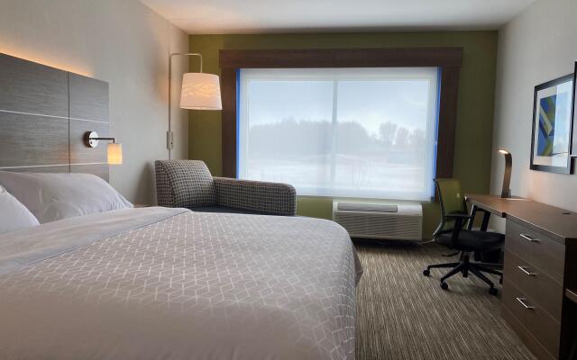 Holiday Inn Express & Suites Aurora by IHG