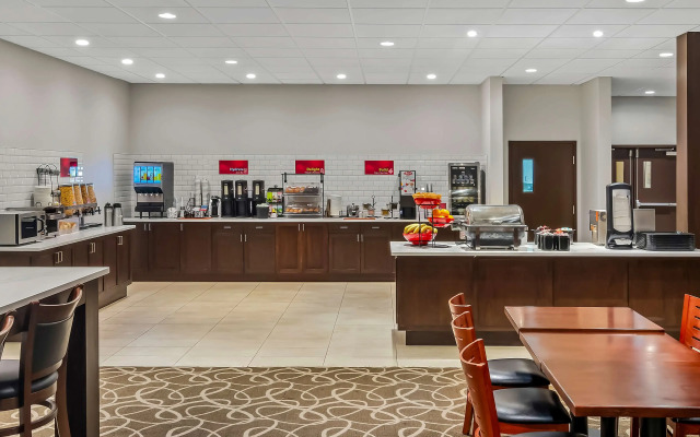 Best Western Plus Pitt Meadows Inn & Suites