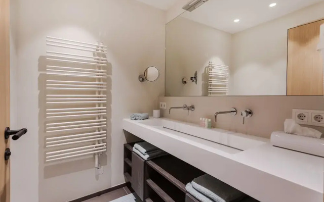 Eva Hof Lakeside Suites - Adults Only