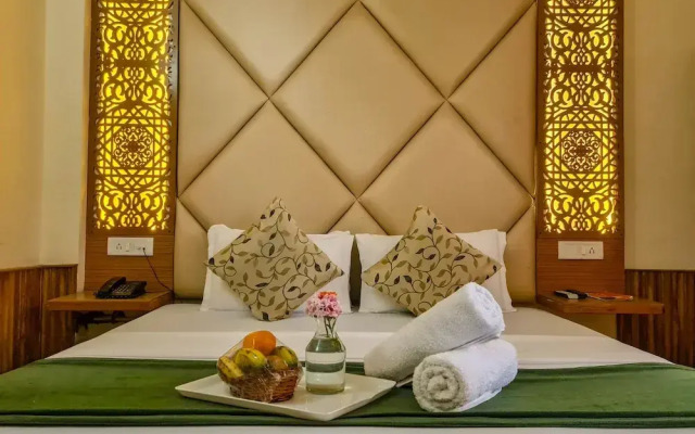 OYO 13836 Hotel Manu Vatika