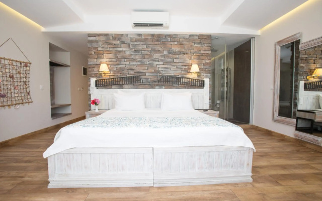 Dedeminn Marina Hotel
