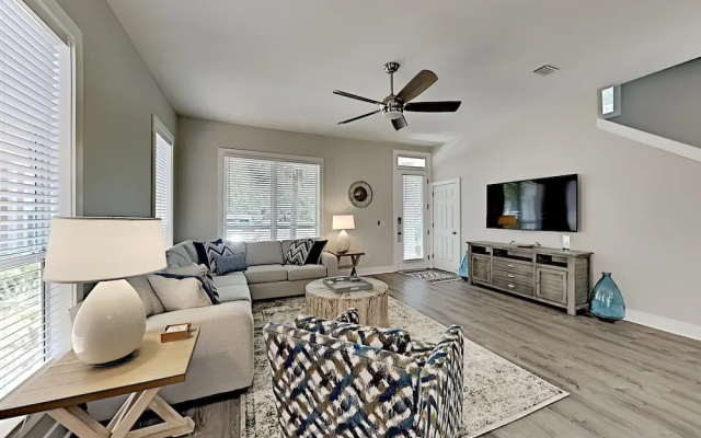 Sunny Days by Southern Vacation Rentals
