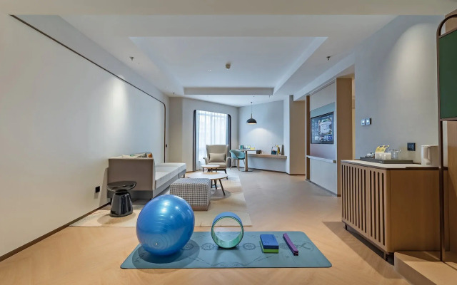 Holiday Inn Chongqing Guanyinqiao by IHG