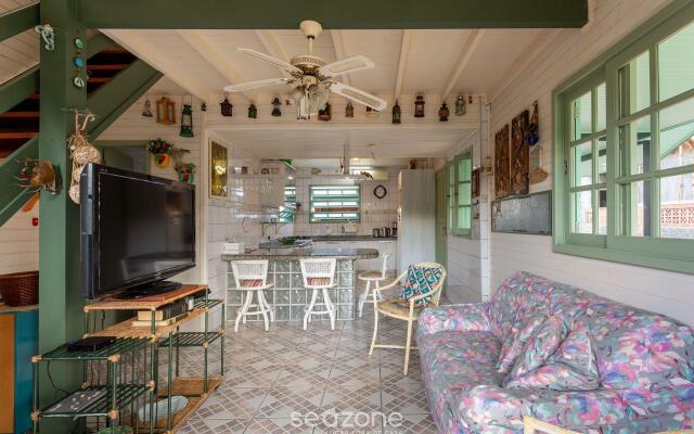 Sobrado agradável c/ churrasq. 90m do mar RDD657