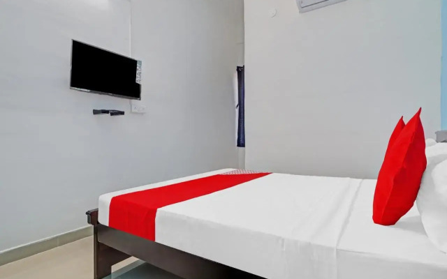 OYO Flagship 80554 Hanuma Residencies