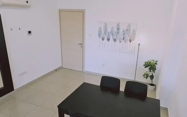 118 LCA - Stay White Petals Apartment