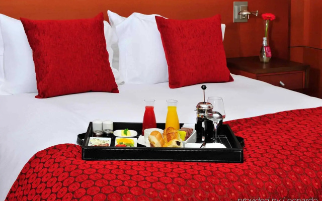 Radisson Ciudad Empresarial