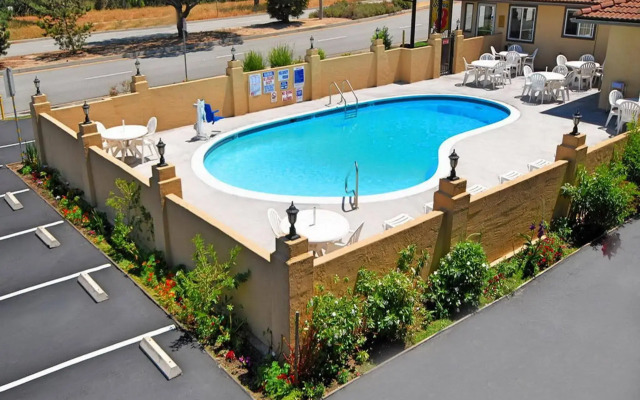 Aura Inn Monterey