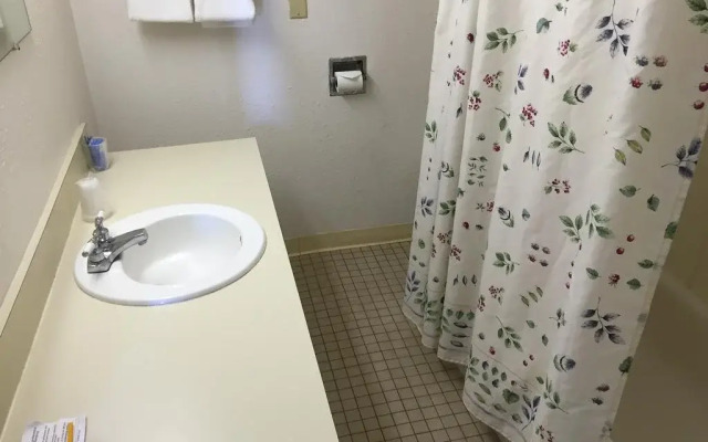 Golden North Inn