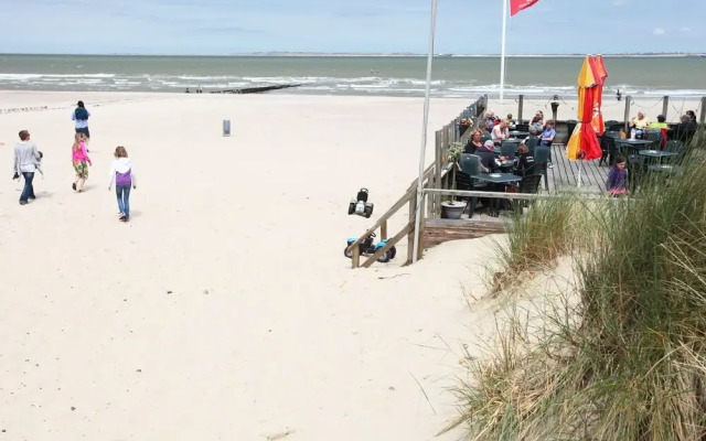 Detached, Well-Kept Holiday Home with Wifi, Beach at 500 M