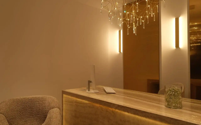 Golden Luxury Suites