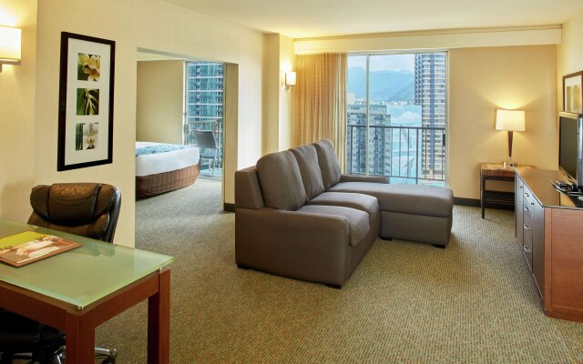 DoubleTree by Hilton Hotel Alana - Waikiki Beach