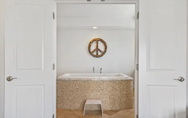 Endless Views by Distinctive Beach Rentals