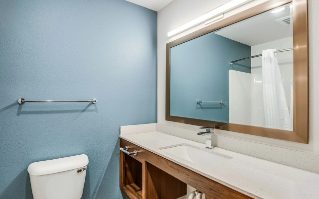 Rodeway Inn & Suites