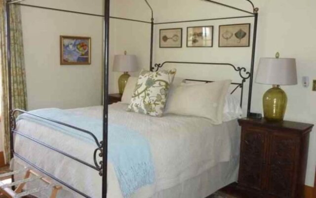Catalina Park Inn Bed and Breakfast