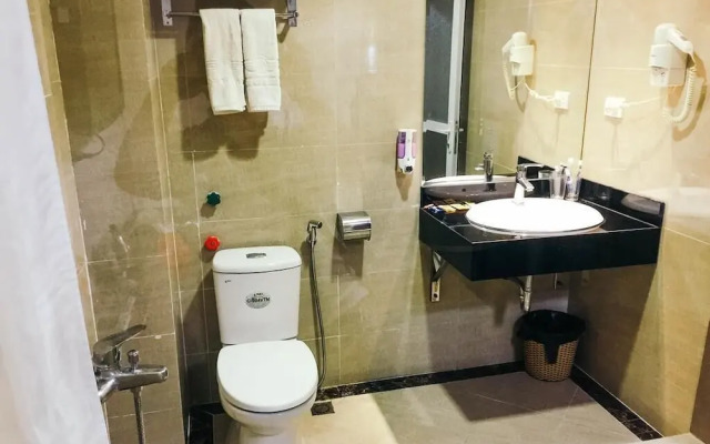 Hoang Gia Hotel 150 Nghi Tam HN-BayLux