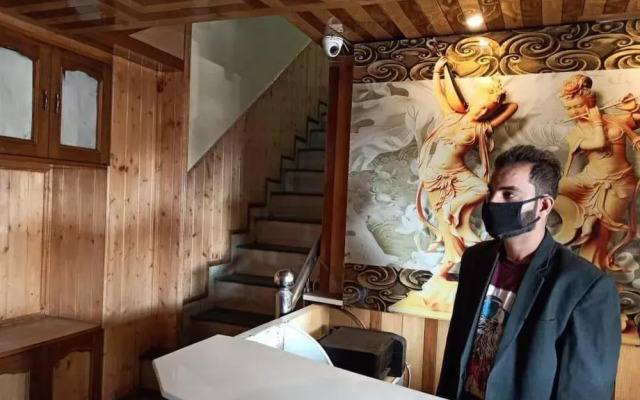 Goroomgo King Palace Shimla