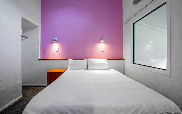 Oakwood Manor Motor Lodge