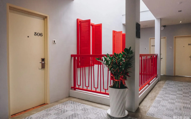 CIQ HOTEL at Jalan Trus