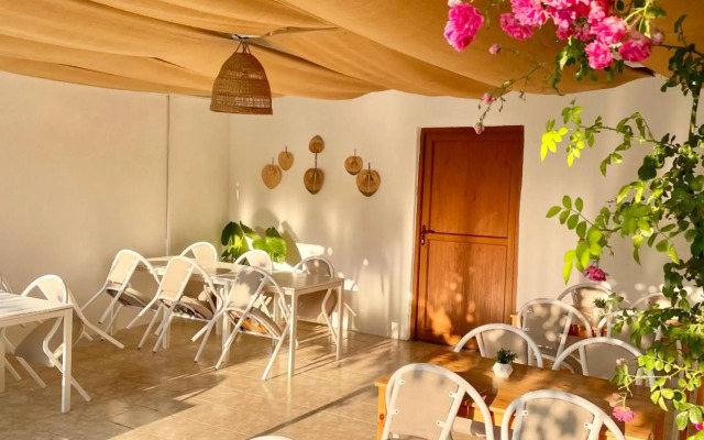 Cennet Hotel