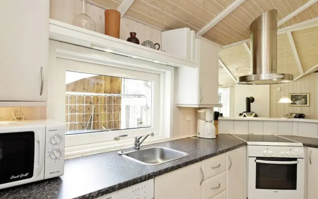 10 Person Holiday Home in Albaek