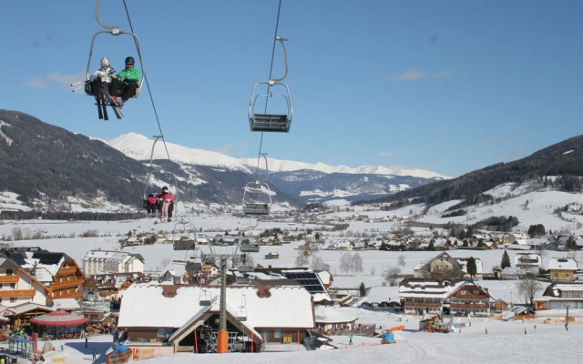 Splendid Chalet with Garden, Bbq, Balcony, Heating, Parking