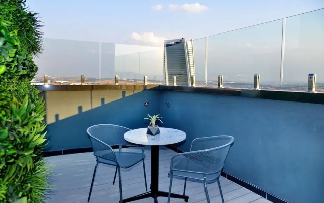 Courtyard Hotel Waterfall City