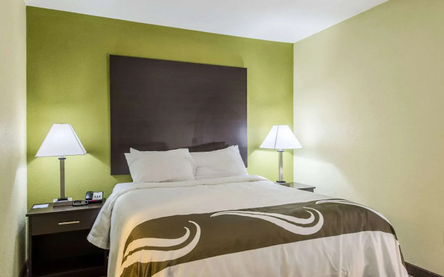 Quality Inn & Suites Hotel Muncie