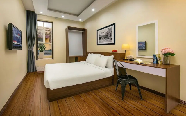 Queen Cafe Hotel & Pub