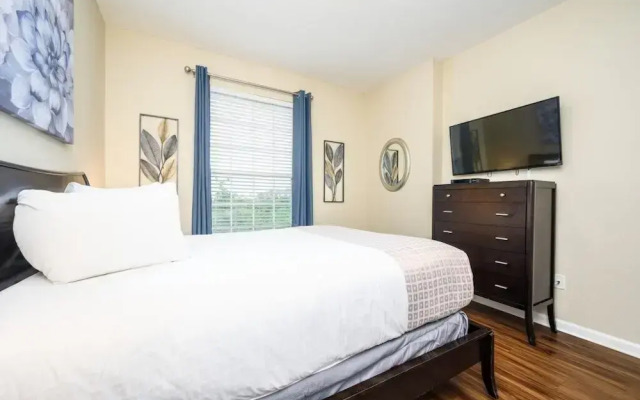 Beautiful Deluxe Condo, Vista Cay - 3023