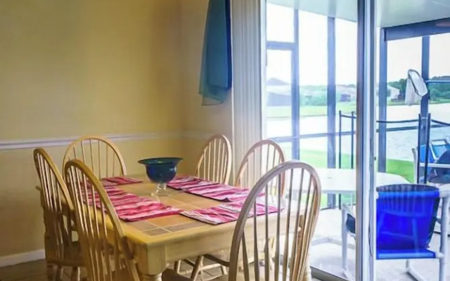 Crescent Lakes Villa