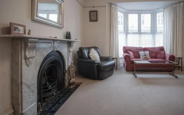 Connaught House - 2 Bedroom Apartment - Tenby