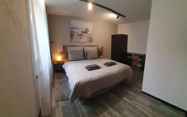 Cicha4 Apartments
