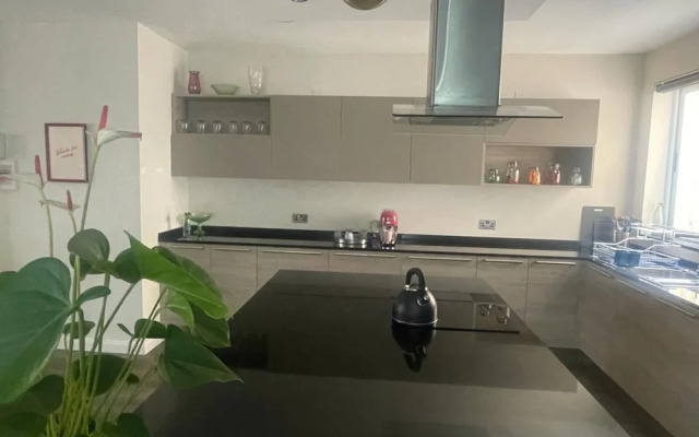 East West Apartment